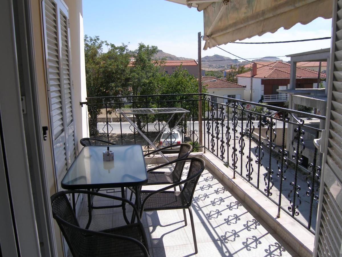 Efi Apartments Myrina Dış mekan fotoğraf